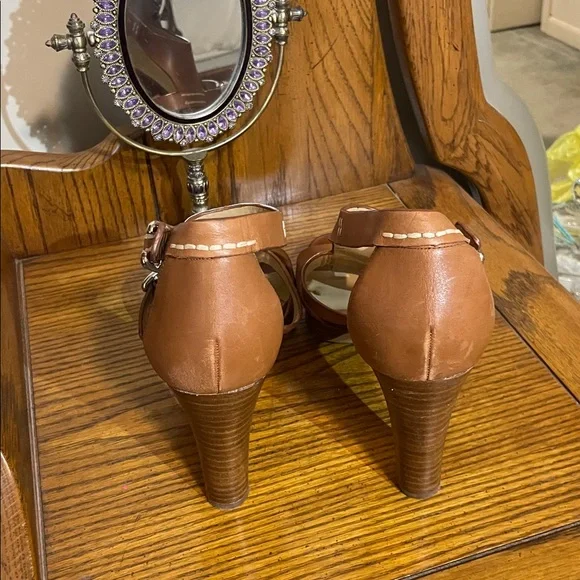 Marc Fisher brown Leather Women's Sandals size 8 - Picture 3 of 7